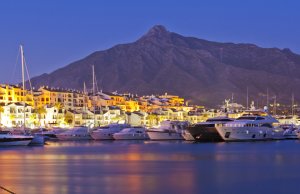 18 x 4.8 Meter Ligplaats Puerto Banus Te Koop (with Parking Space included)