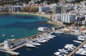 18 x 5 Meter Ligplaats Puerto Deportivo Santa Eulalia Jachthaven