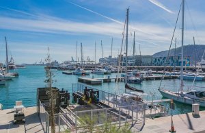 50 X 11 Meter Ligplaats Jachthaven Vela Barcelona Te Huur