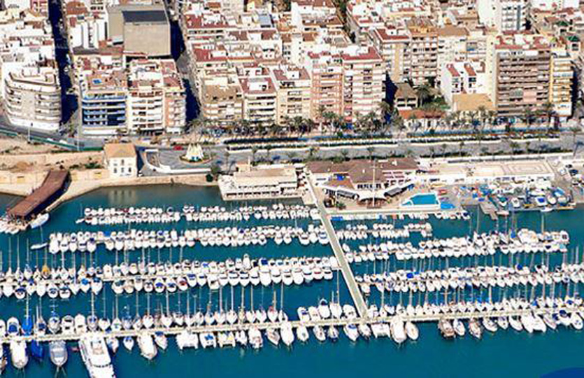 Real Club Náutico Torrevieja Jachthaven  - Ligplaatsen jachthaven