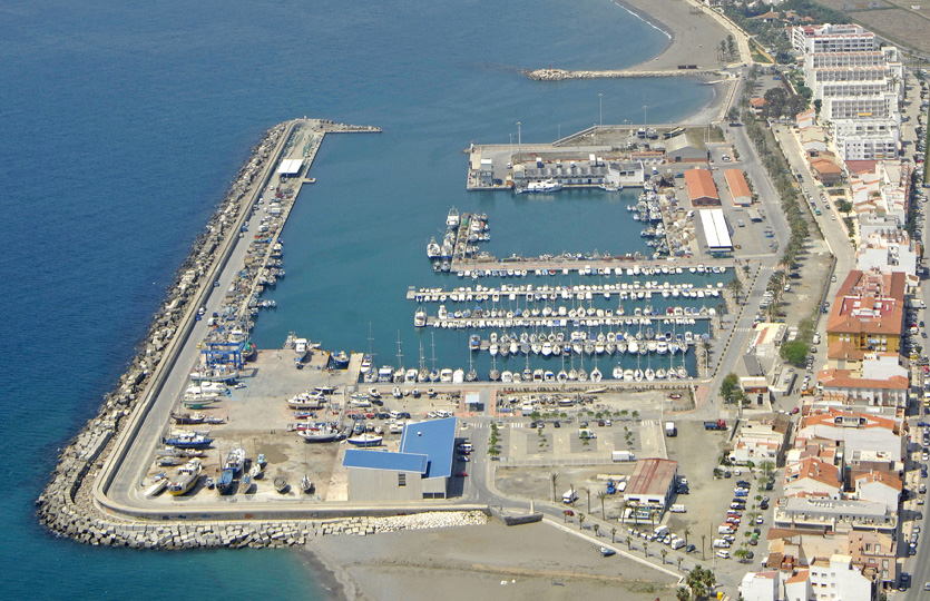 Puerto Caleta de Vélez Jachthaven - Ligplaatsen jachthaven