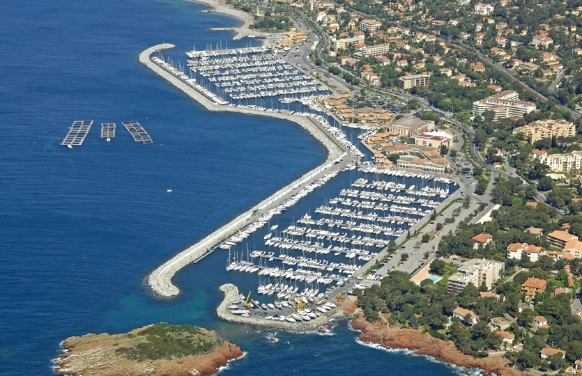 Port of Santa Lucia St Raphael - Ligplaatsen jachthaven